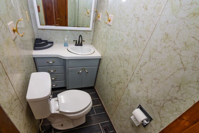 610 State St, Salina, KS 67401