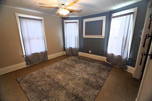 610 State St, Salina, KS 67401