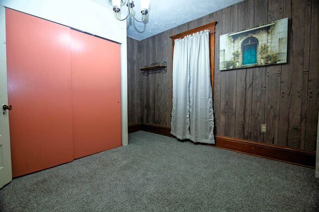 610 State St, Salina, KS 67401