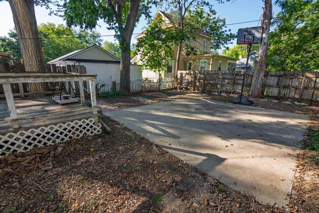 610 State St, Salina, KS 67401