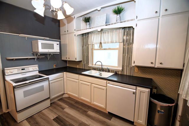 610 State St, Salina, KS 67401