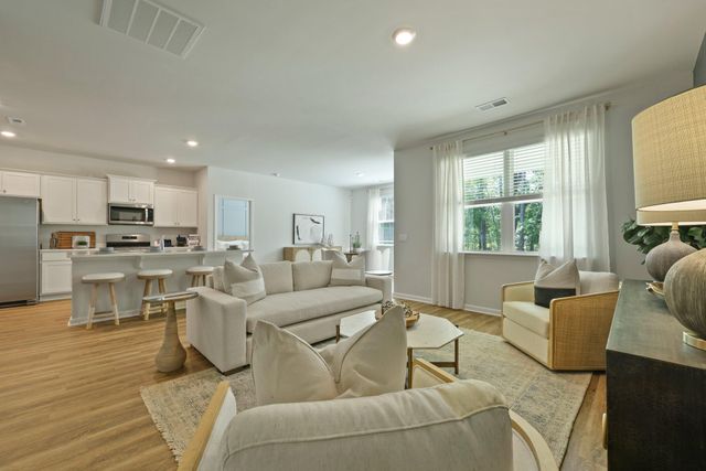 1043 Laurel Oaks Drive, Summerville, SC 29483