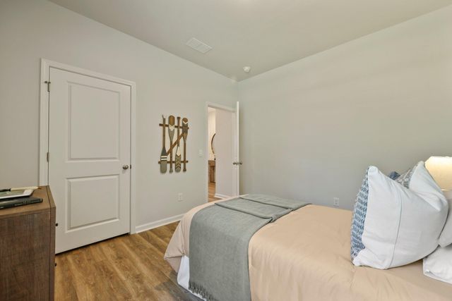 1043 Laurel Oaks Drive, Summerville, SC 29483