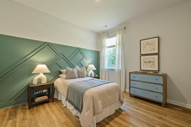 1043 Laurel Oaks Drive, Summerville, SC 29483