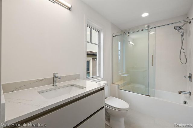 535 Henrietta Street, Birmingham, MI 48009