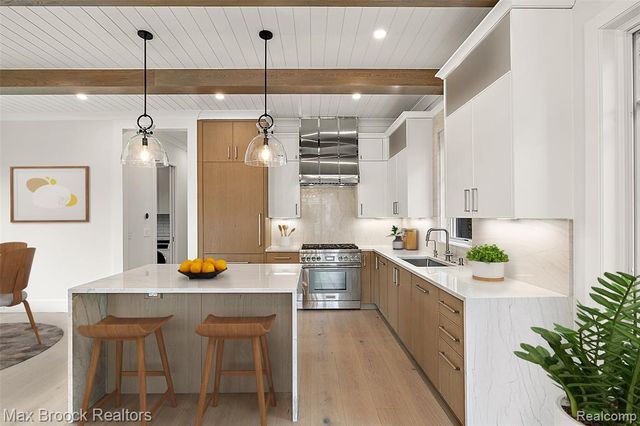 535 Henrietta Street, Birmingham, MI 48009