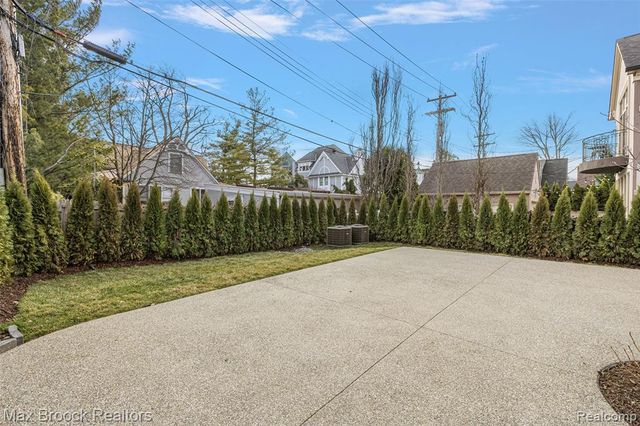 535 Henrietta Street, Birmingham, MI 48009