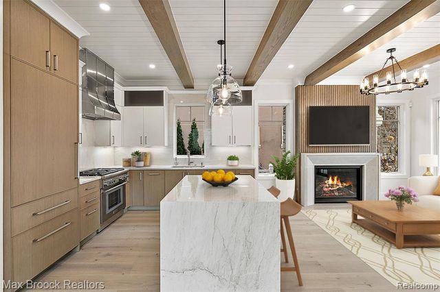 535 Henrietta Street, Birmingham, MI 48009