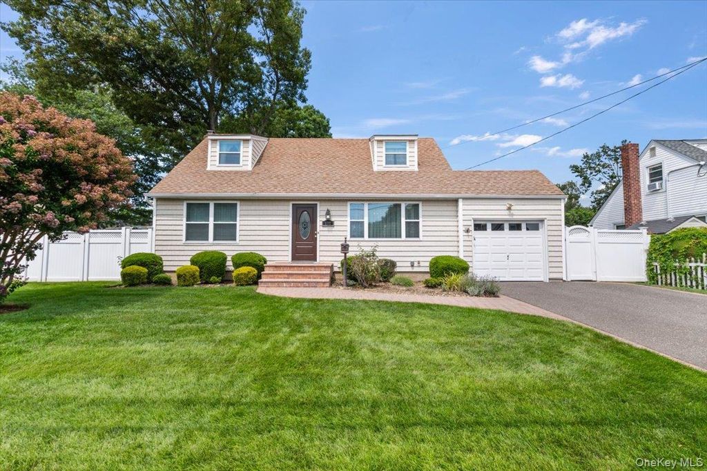 177 N Queens Avenue, Massapequa, NY 11758 — exterior