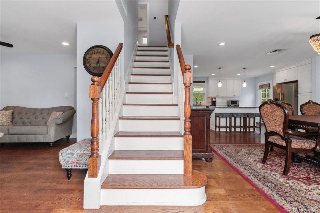 177 N Queens Avenue, Massapequa, NY 11758 — photo 3