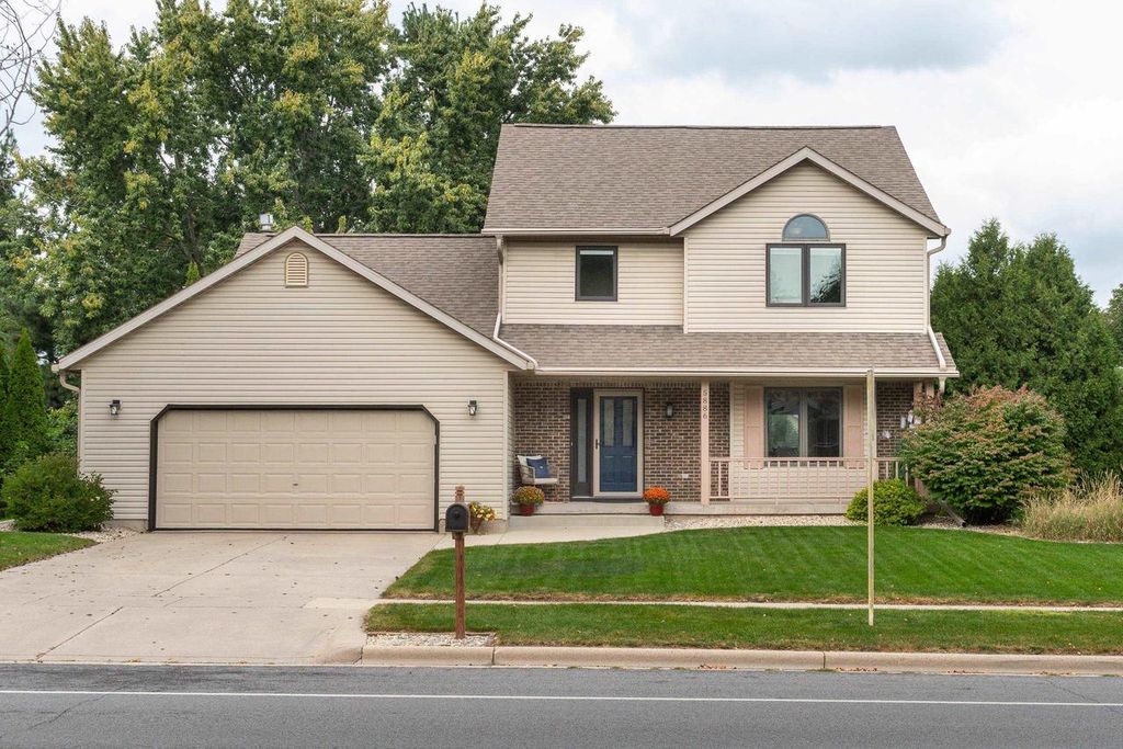 5886 Woodland Drive, Waunakee, WI 53597