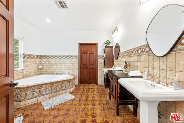 12109 MAXWELLTON Road, Studio City (los Angeles), CA 91604