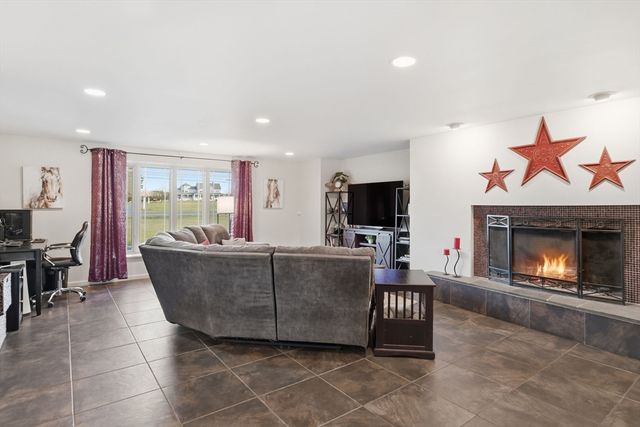 659 Hall Hill Rd, Somers, CT 06071