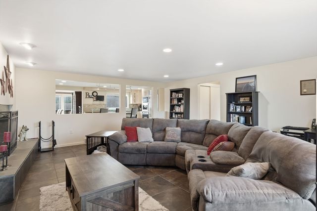 659 Hall Hill Rd, Somers, CT 06071