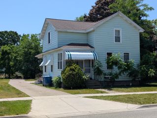 1236 Fulton Avenue, Grand Haven City, MI 49417