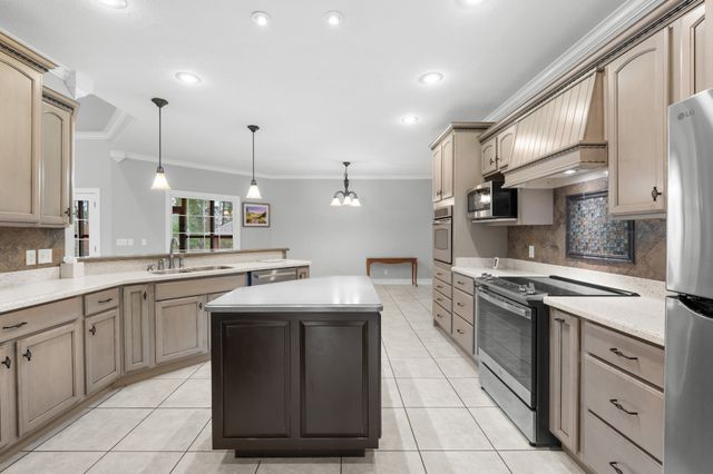 63 Fawn Ln, Paris, TN 38242