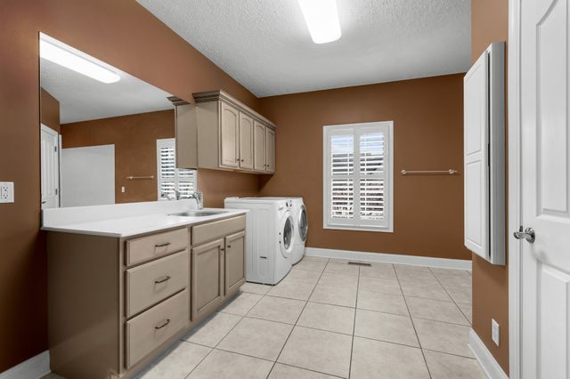 63 Fawn Ln, Paris, TN 38242