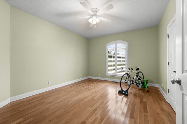 63 Fawn Ln, Paris, TN 38242