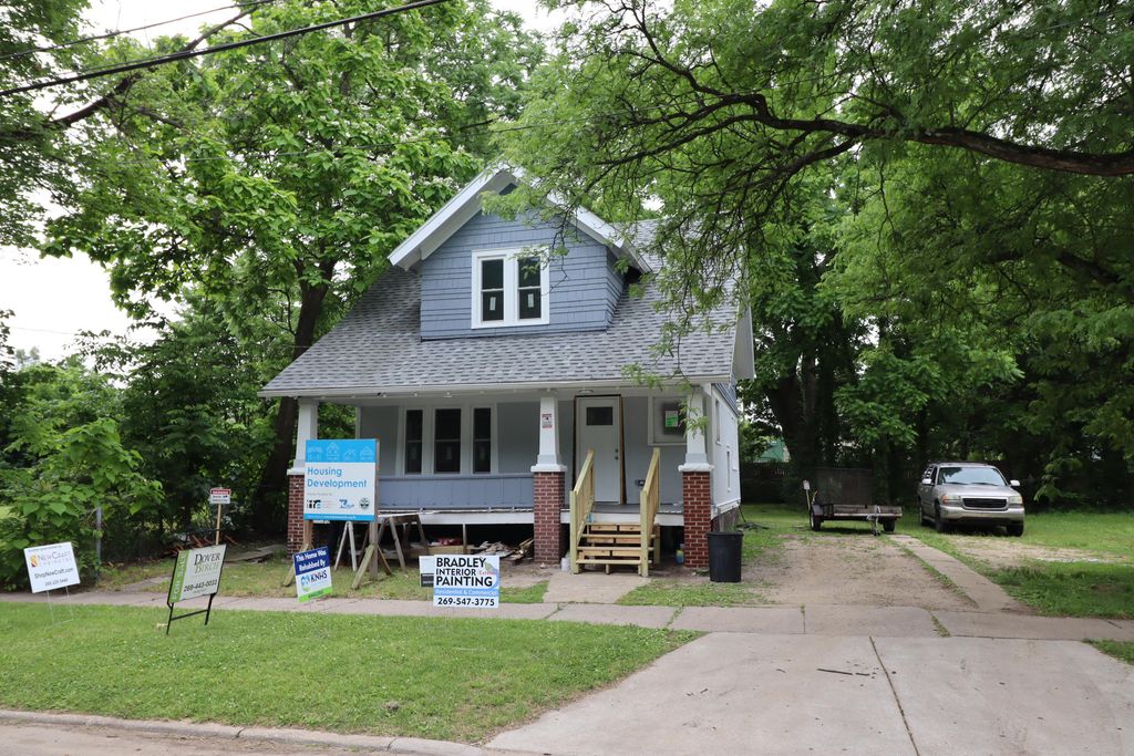 529 Ada Street, Kalamazoo City, MI 49007