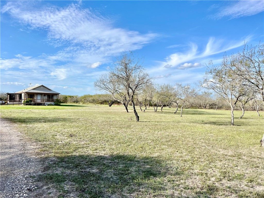 153 Boenig Road, Woodsboro, TX 78393 — photo 4
