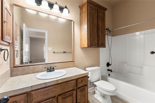 8245 Edgepoint Trail, Fort Worth, TX 76053