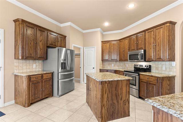 8245 Edgepoint Trail, Fort Worth, TX 76053