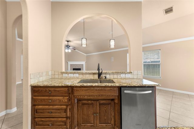 8245 Edgepoint Trail, Fort Worth, TX 76053