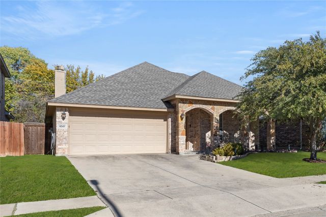 8245 Edgepoint Trail, Fort Worth, TX 76053