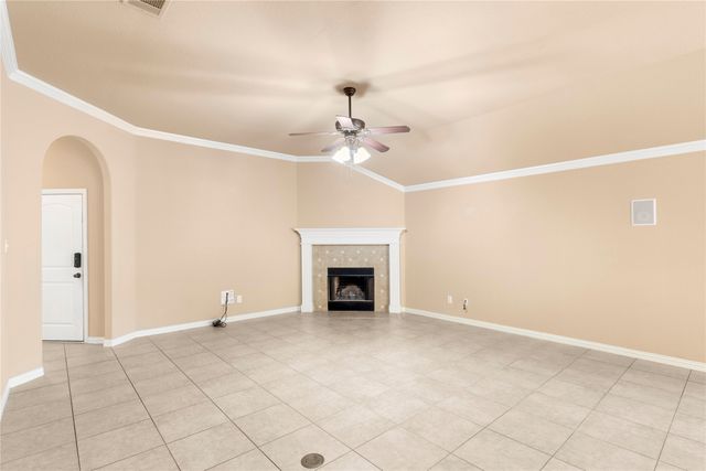 8245 Edgepoint Trail, Fort Worth, TX 76053