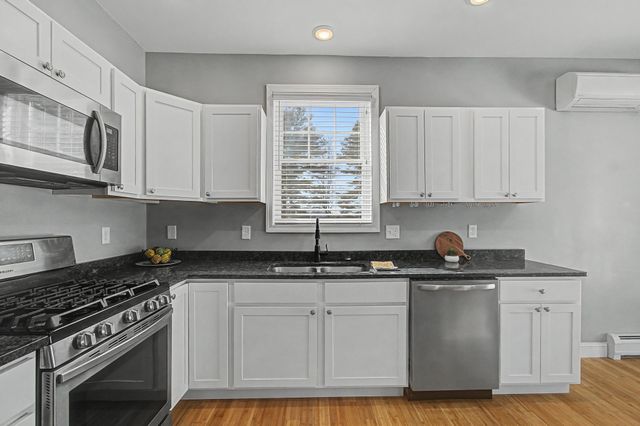 60 Old Academy St Unit 101, Fairfax, VT 05454