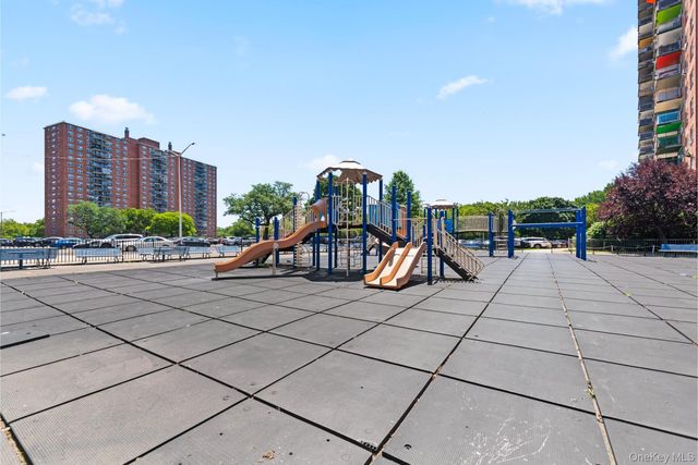 880 Boynton Avenue 4L, Bronx, NY 10473