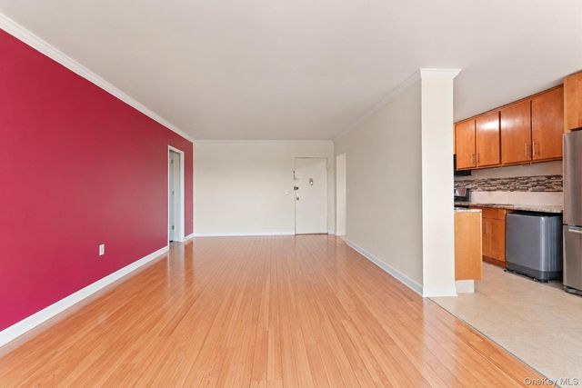 880 Boynton Avenue 4L, Bronx, NY 10473