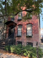 2433 N Janssen Avenue 1R, Chicago, IL 60614