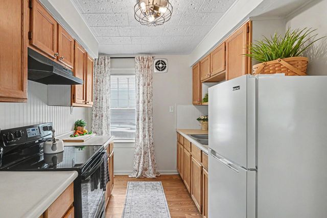 901 Bryant Street, Kalamazoo, MI 49001