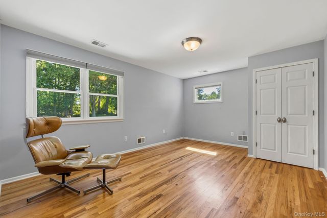 4 Dolphin Road, New City, NY 10956