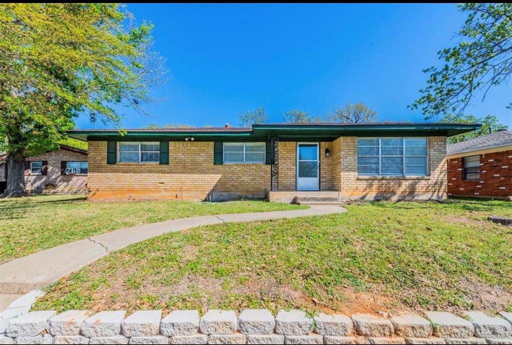 903 Seymore Circle, Denison, TX 75020