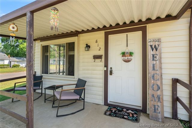 812 Springdale Drive, Jeffersonville, IN 47130