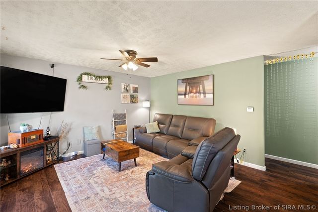 812 Springdale Drive, Jeffersonville, IN 47130