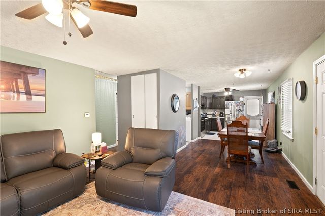 812 Springdale Drive, Jeffersonville, IN 47130