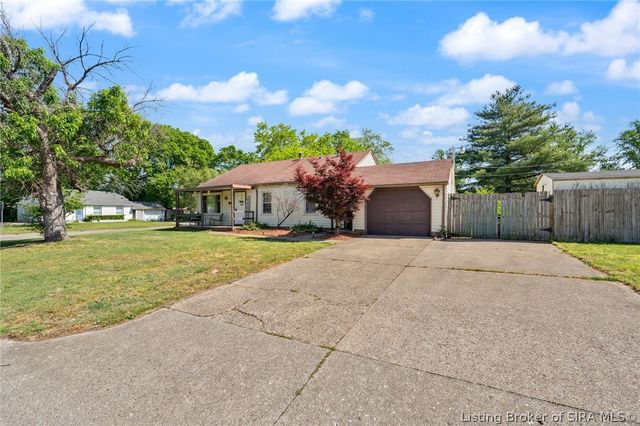 812 Springdale Drive, Jeffersonville, IN 47130