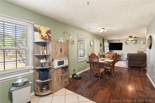812 Springdale Drive, Jeffersonville, IN 47130