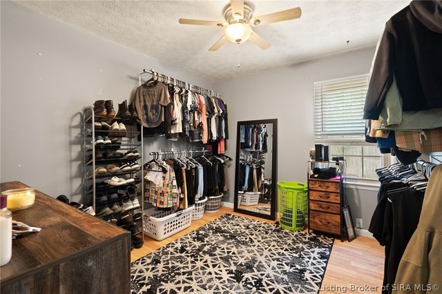 812 Springdale Drive, Jeffersonville, IN 47130