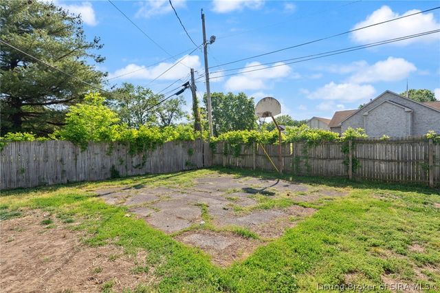 812 Springdale Drive, Jeffersonville, IN 47130