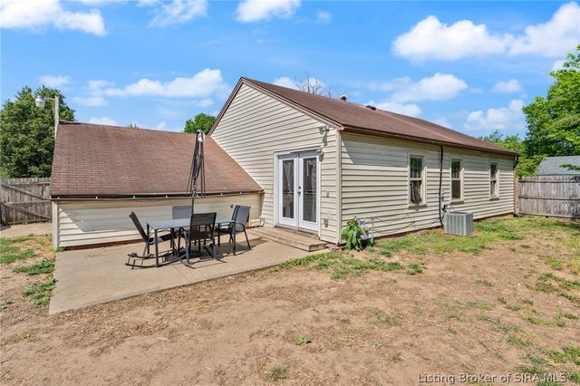812 Springdale Drive, Jeffersonville, IN 47130