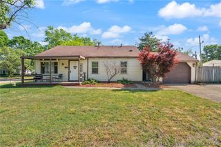812 Springdale Drive, Jeffersonville, IN 47130