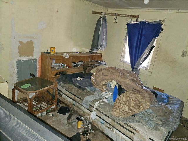 549 Granny Road, Medford, NY 11763