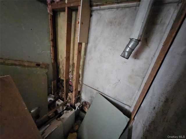 549 Granny Road, Medford, NY 11763