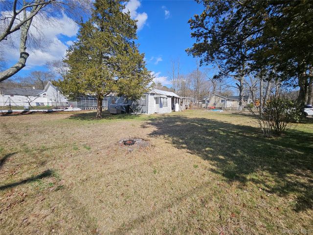 549 Granny Road, Medford, NY 11763