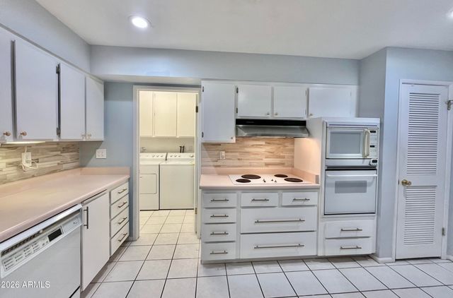 9718 W OAK RIDGE Drive, Sun City, AZ 85351