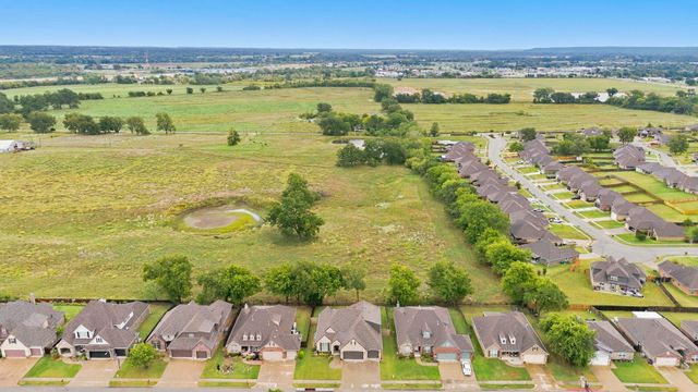 14561 S Lakewood Avenue, Bixby, OK 74008